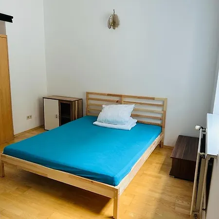 Nikola Tesla Haus, Zentrum Štýrský Hradec