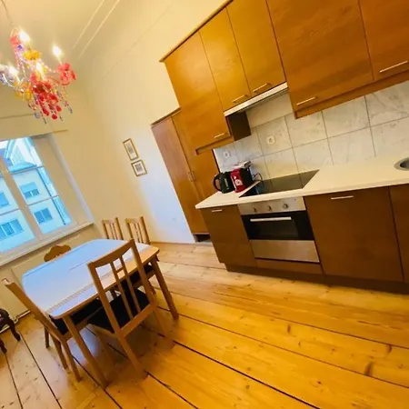 Nikola Tesla Haus, Zentrum * Štýrský Hradec