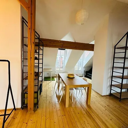Nikola Tesla Haus, Zentrum Apartament *